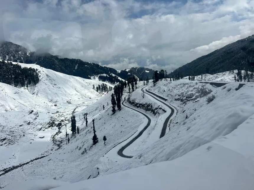 JK: Fresh snowfall transforms Sarthal into winter wonderland in Bani, Kathua